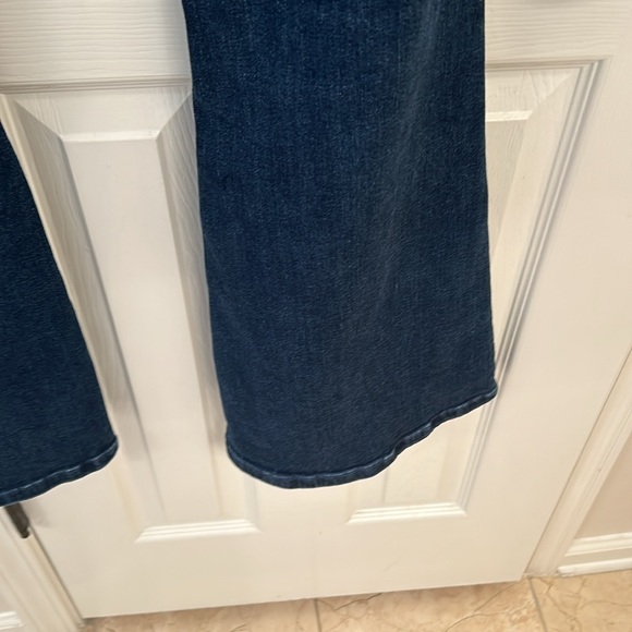 We The Free Sz 28 Jeans- Like New - Picture 5 of 6